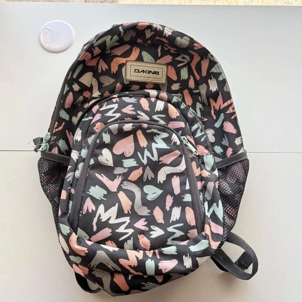 dakine campus mini backpack 18l 25L Backpack, Carbon / M this backpack is not only stylish but also sustainable Dakine Campus Backpack, Crescent Floral